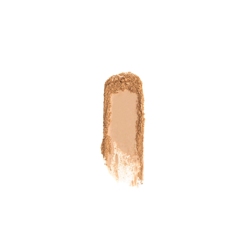 Featherlight Foundation Golden Medium Powder Smear